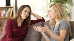 De gesprekspartner onderbreken: psychologen leggen uit wat dit zegt over je persoonlijkheid